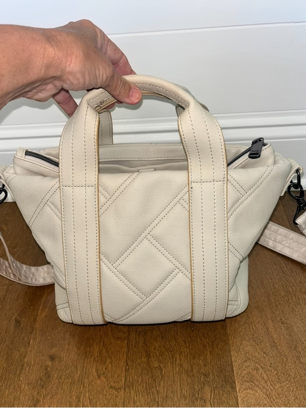 Lug Dory Medium Matte Luxe VL w/ Tote Handles - One Rub Spot on Handle See Pic - Picture 2 of 15